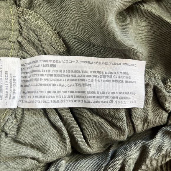 Boohoo Gray & Yellow Plaid Slacks Pants ((size 4)) - Picture 6 of 6